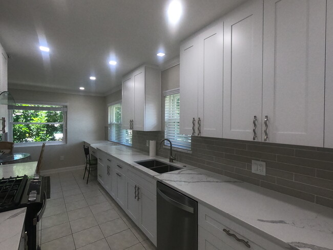 Building Photo - 10036 63rd Ave N Unit 22 Rental