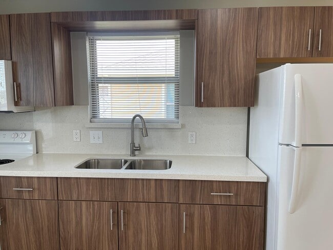 Photo - 401 E 2nd St Unit L-1