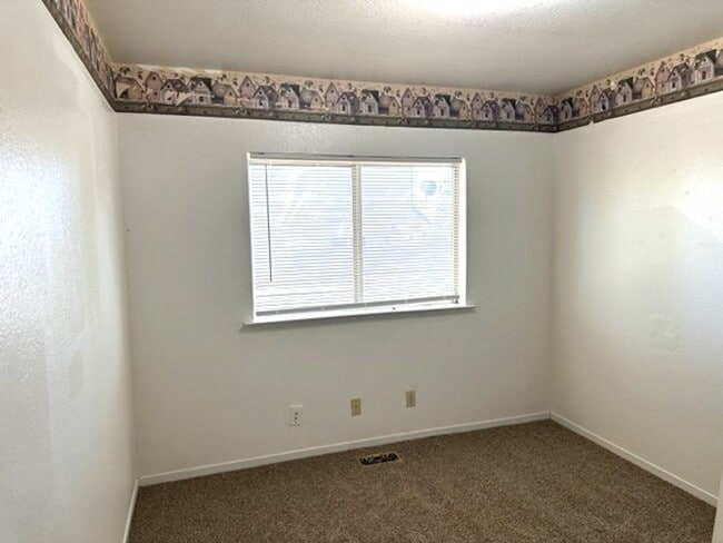 Photo - 3bdrm, 2bth home with garage in Elko