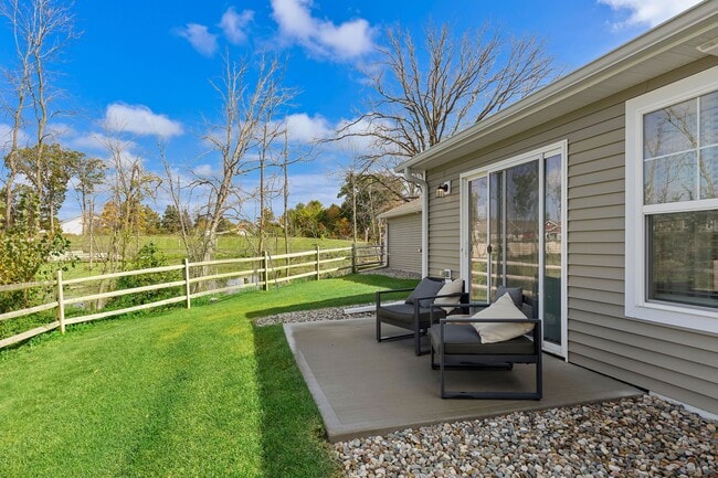 Photo - Redwood DeWitt