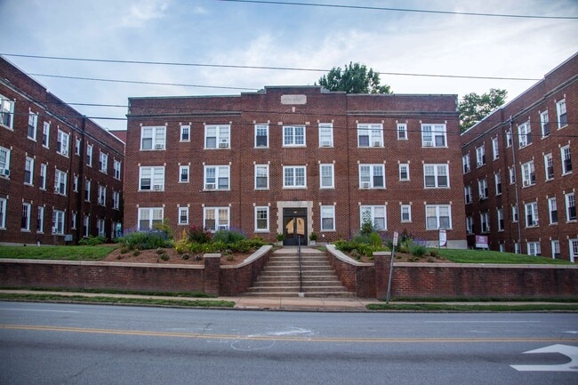 Photo - Gray Court Apartments