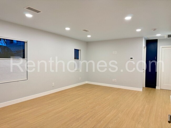 Photo - 1831 Thomas Ave