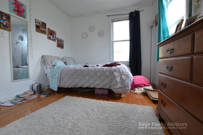 Photo - 66 Brooks St Apartments Unit 1