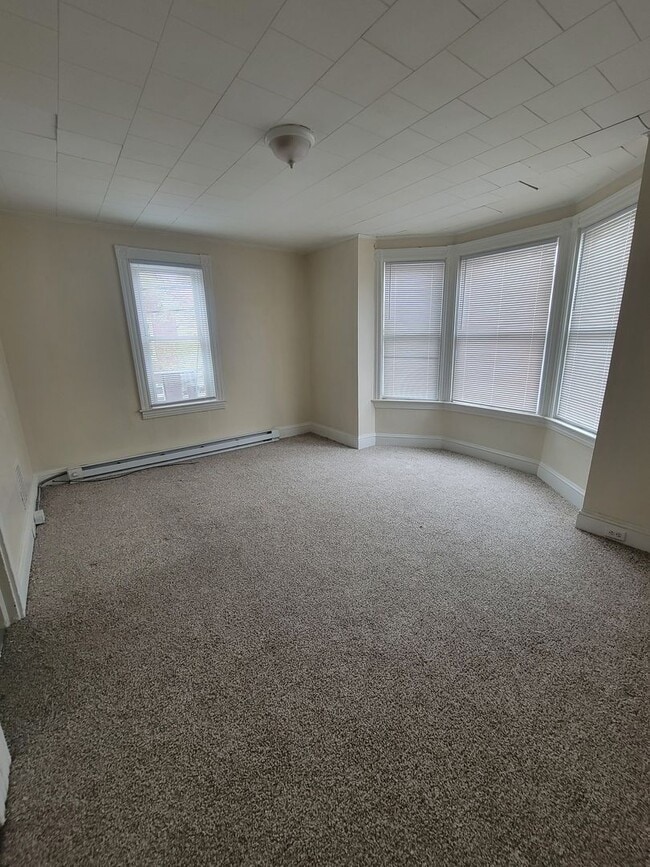 Photo - 646 W Walnut St Unit 2 (Second Floor)
