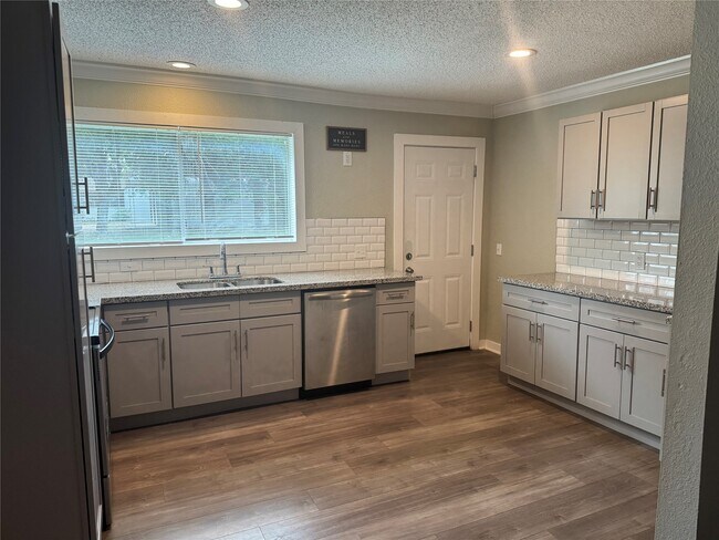 Photo - 1319 Lyric Ln