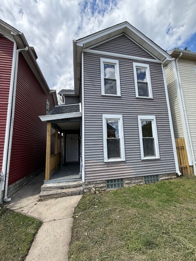 Photo - 2341 E 5th St