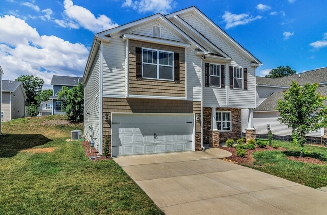 Photo - 305 Woodnettle Ln