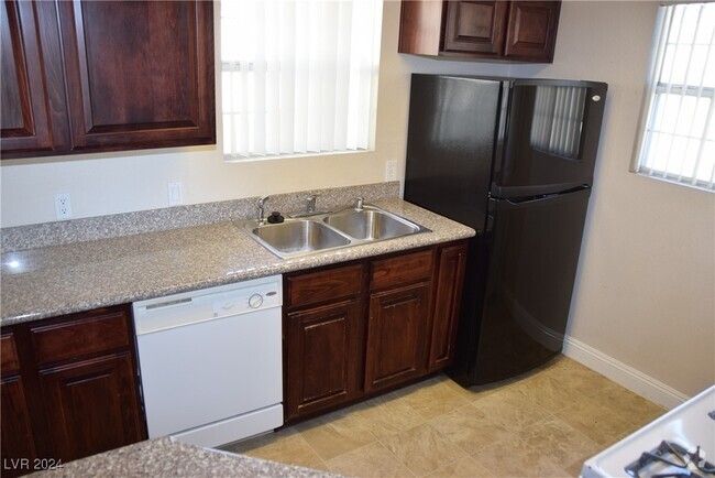 Building Photo - 2801 N Rainbow Blvd Unit 273 Rental