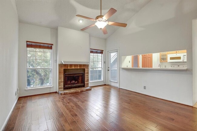 Building Photo - 700 S 1st St Unit 304 Rental