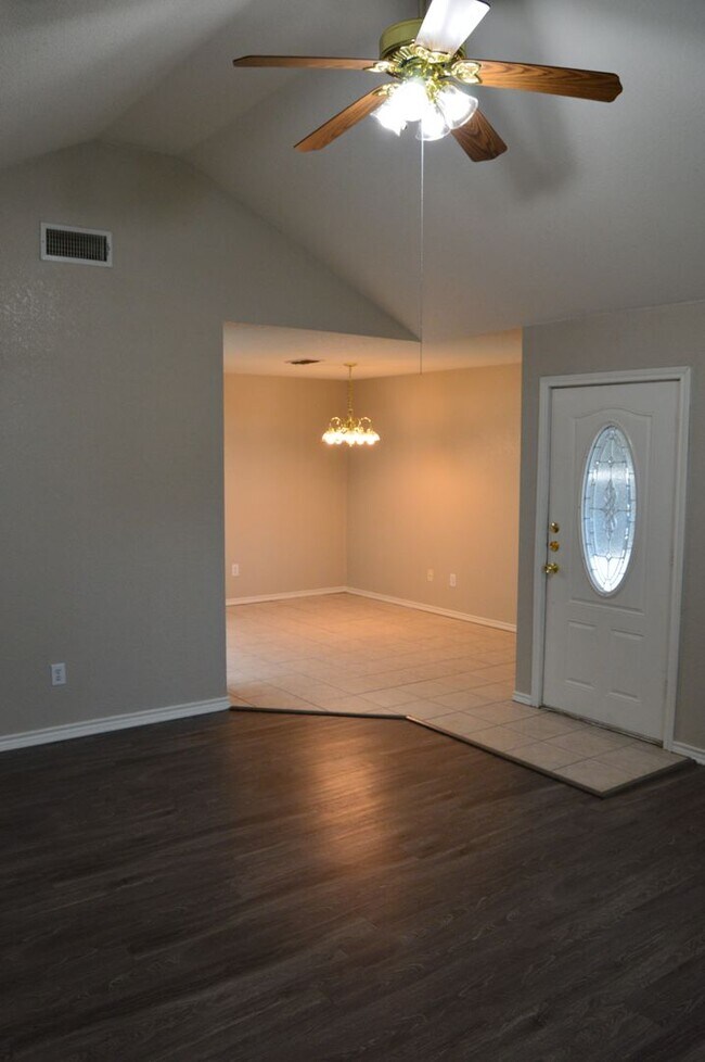 Photo - Updated 3-2-2 Home For Lease