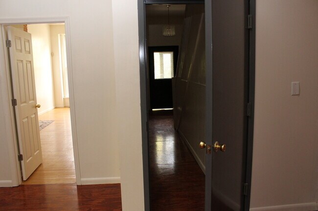 Photo - 1824 Bolton St Unidad #1