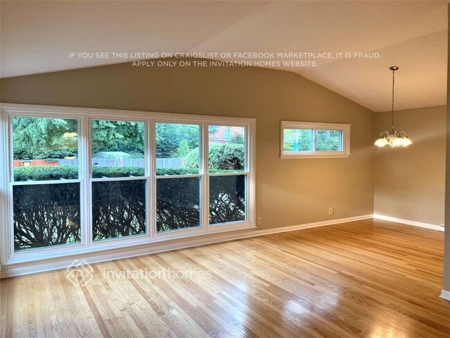 Photo - 3643 Greenwood St