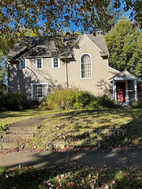 Building Photo - 572 Sunset View Dr