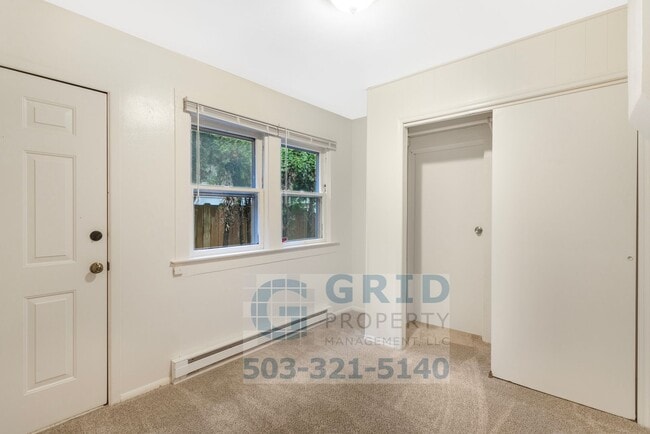 Photo - Spacious 4 Bedroom Single Family Home- Sou...