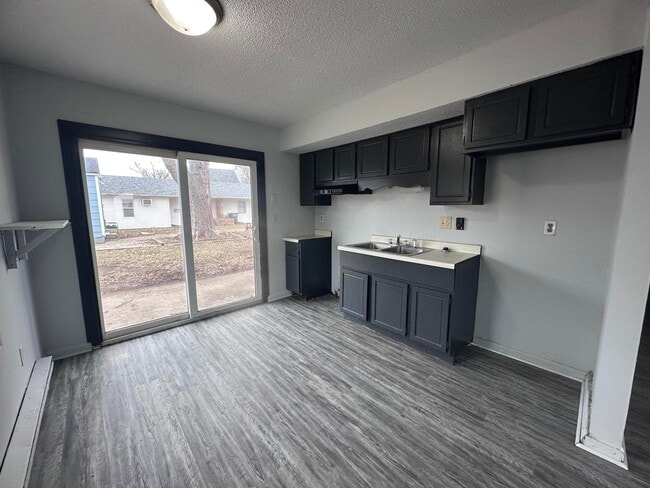 Photo - 202-B California-