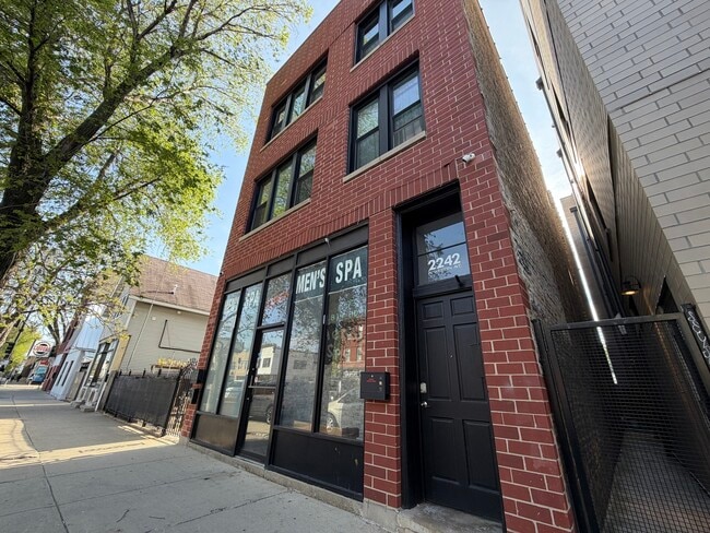 Building Photo - 2242 N Western Ave