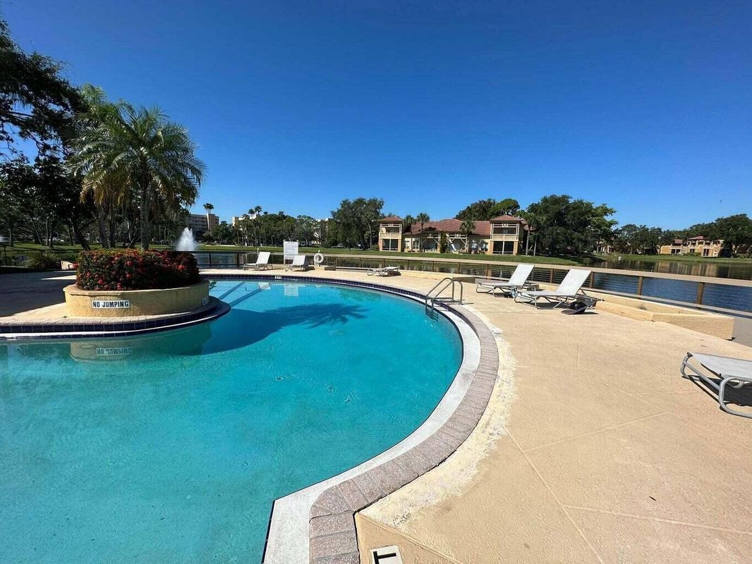 Photo - 4751 Via Palm Lakes