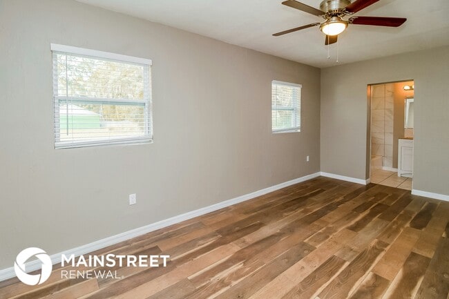 Photo - 825 E Jackson Ave