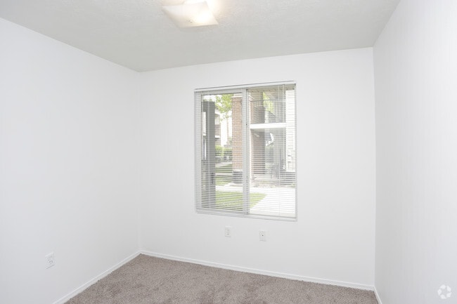 2HAB, 1BA - 686 ft² - Harmony Garden Apartments
