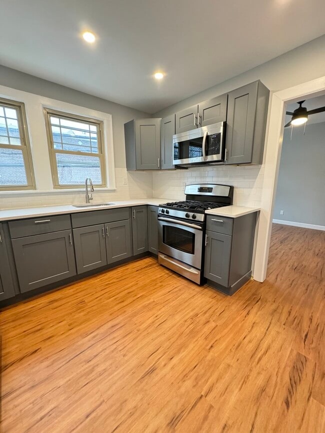 Building Photo - 42 Alder St Unit 1 Rental