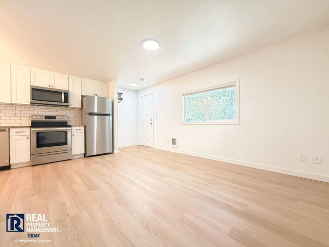 Photo - 7619 Douglas St W Unit Apartment #3