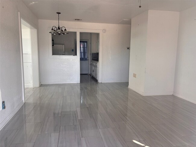 Photo - 1310 Harris Way