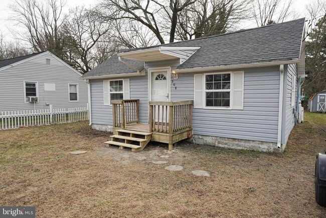 Building Photo - 308 Cherry Way