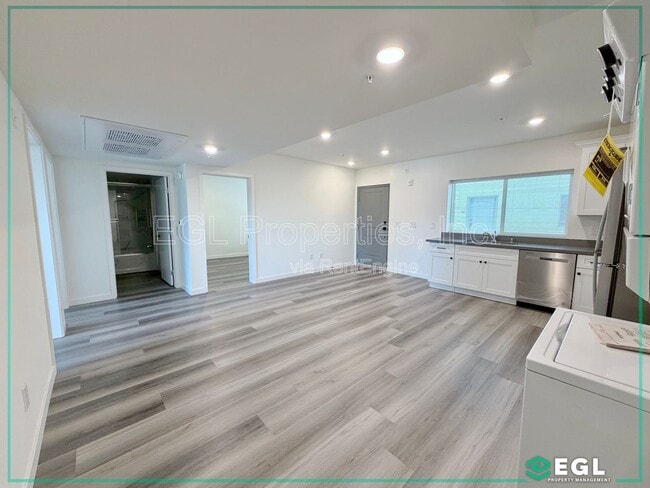 10505 Hawthorne