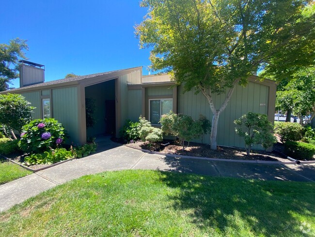 Building Photo - 1100 Island Dr Rental