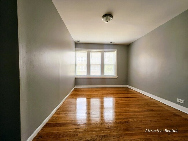 Building Photo - 1617 W 78th St