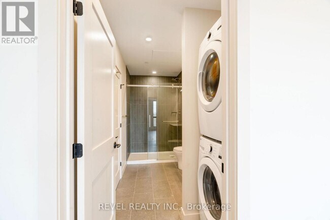 Photo - 4390 Hillview Dr Unit 302