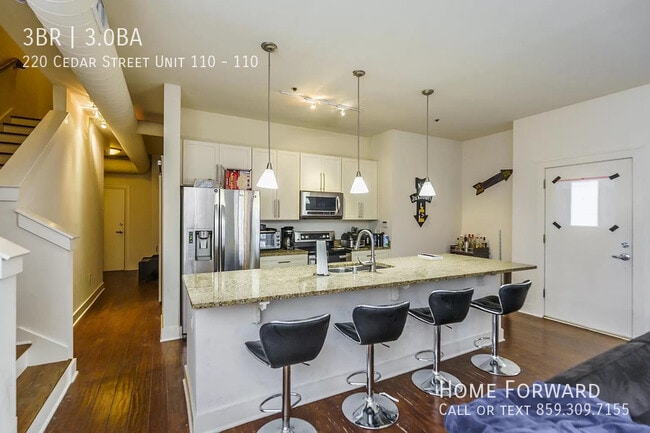 Photo - 220 Cedar St