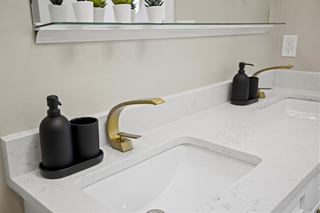 Photo - 1242 Quincy St NW