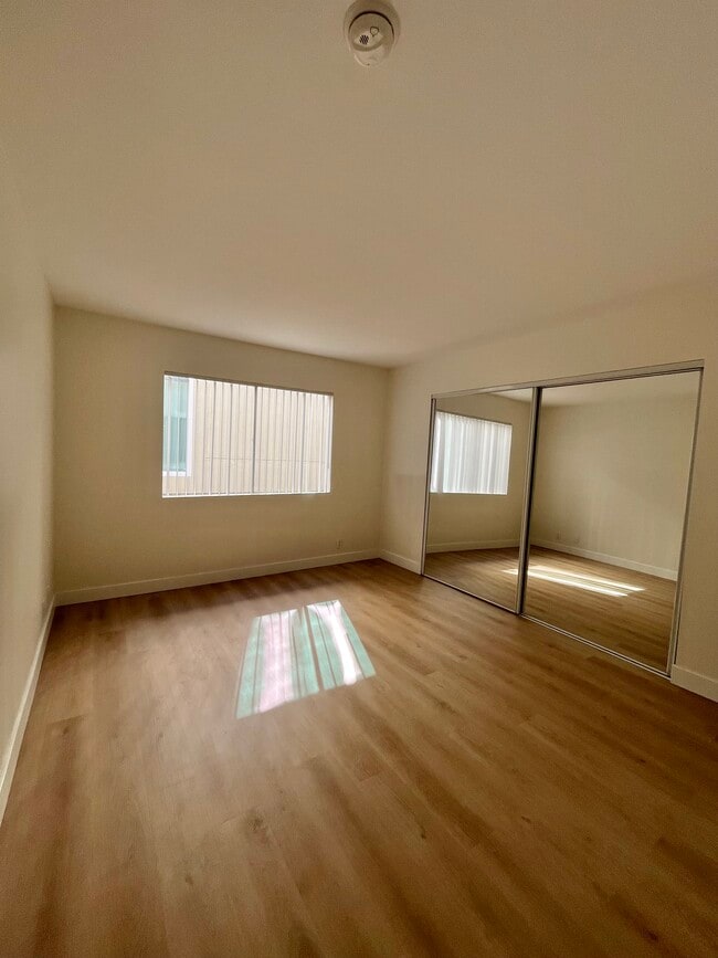 Chateau Studio Village Apartments