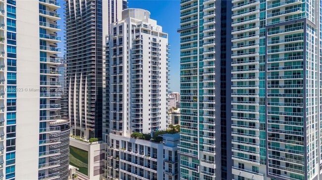 Building Photo - 1050 Brickell Ave Unit 1808