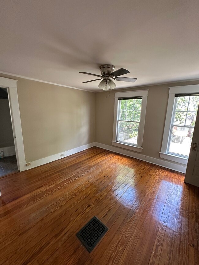 Photo - 1884 Vinton Ave