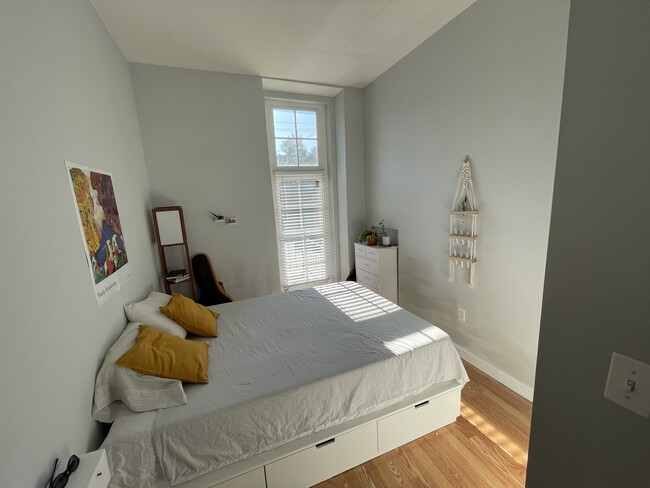 Building Photo - 1013 St Paul St Rental