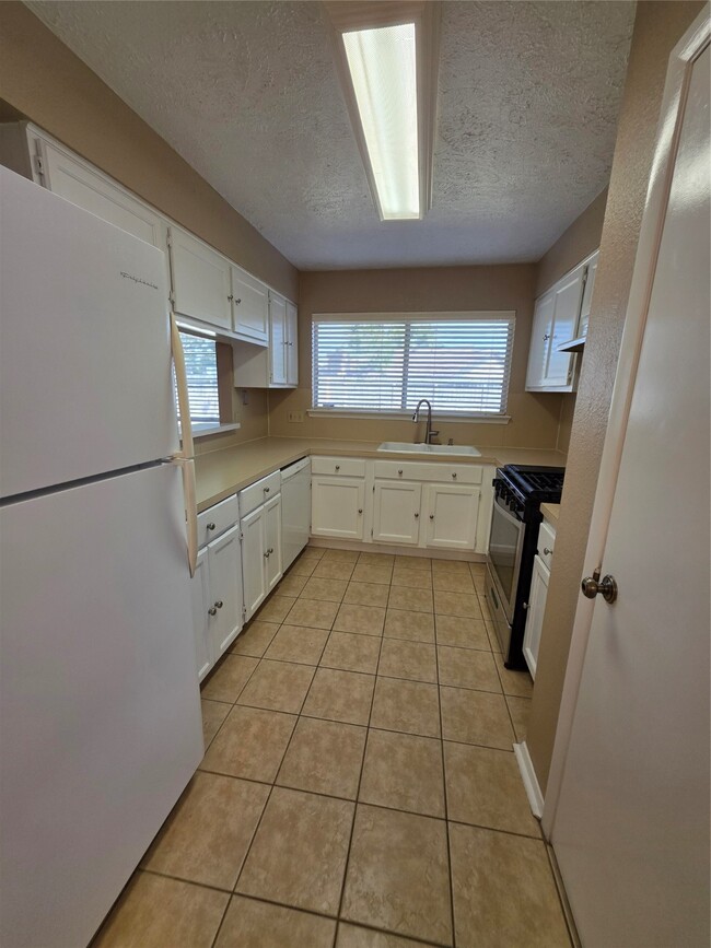 Photo - 463 Lost Rock Dr