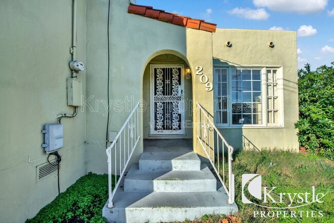 Photo - 209 14th St