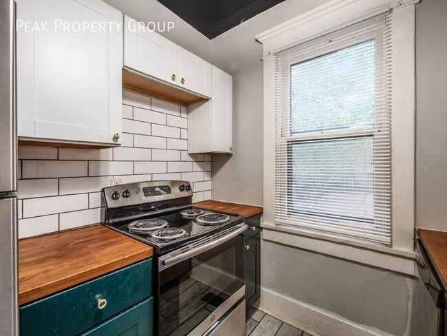 Photo - 1502 Summit St