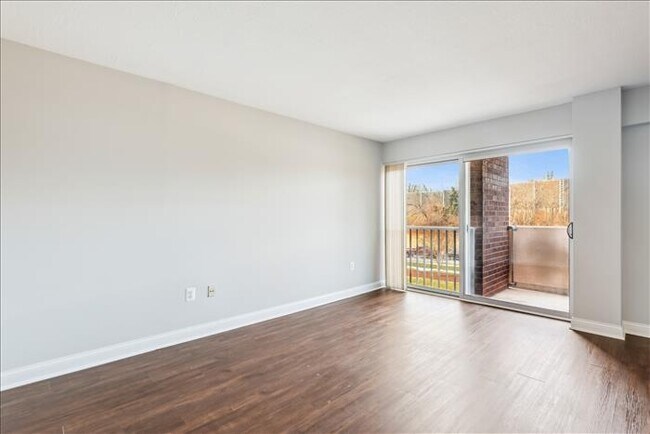 Photo - 1300 Army Navy Dr Unit 225