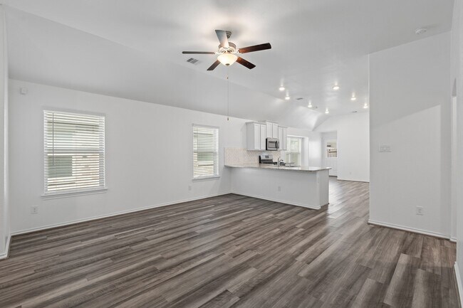 Photo - 25702 Bottlebrush Sedge St