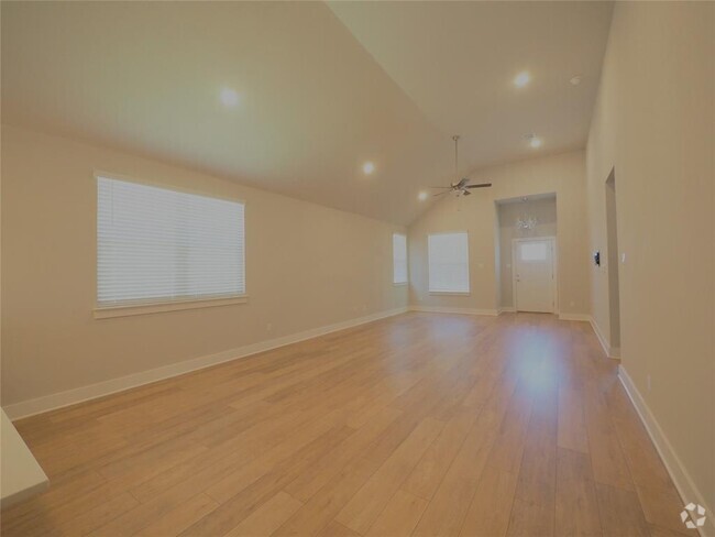 Building Photo - 211 Pinnacle Ln Rental