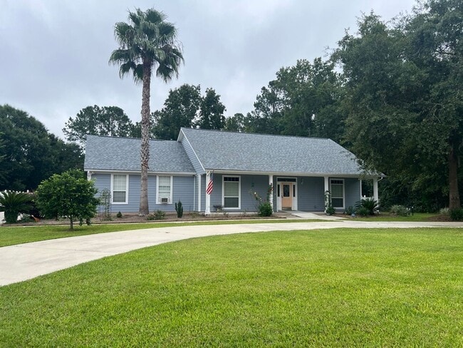 Building Photo - 3 Bed 2 Bath with Garage, Workshop, and Fe... Rental