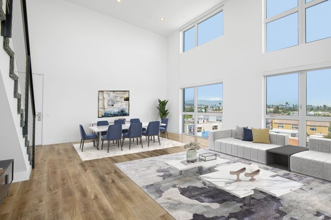 2BD, 2BA Loft (Unit 504)