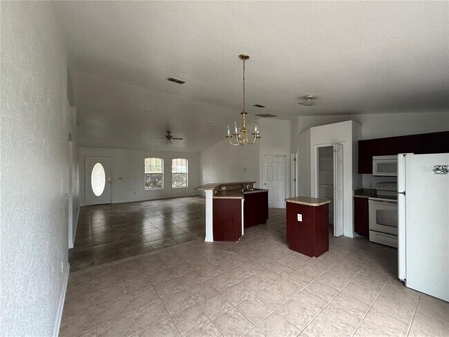 Photo - 1 Silver Way Ct