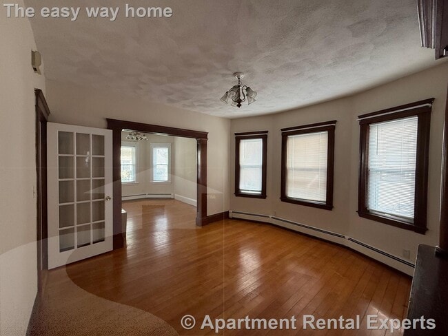 Photo - 94 Raymond Ave Unidad #1