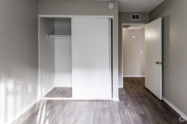 2HAB, 1BA - 810 ft²
