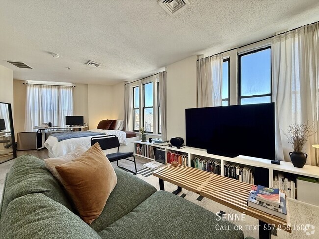 Building Photo - 2 Hemenway St Unit 501 Rental