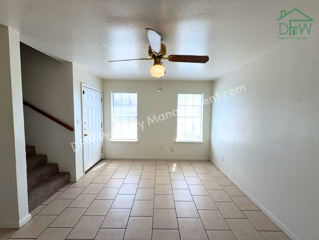 Photo - 807 W Walnut St Unit Apt C2